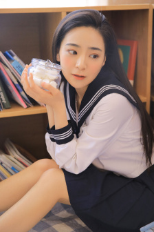 年轻女仆